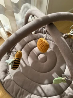 Aktivitetstæppe - Honeybee Happy