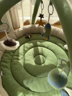 Aktivitetstæppe med blød kant - Space