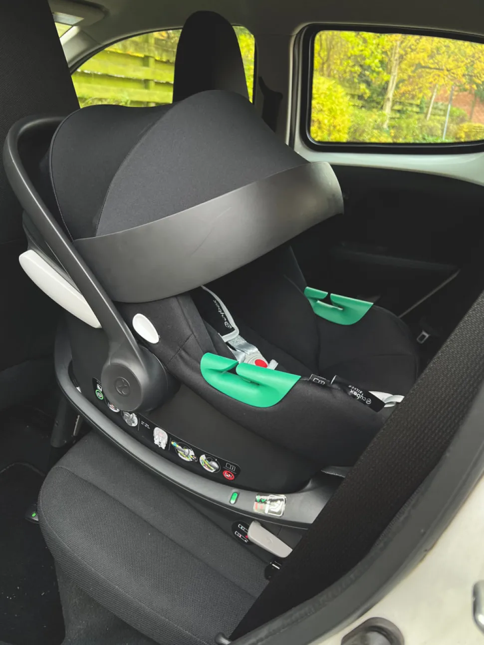 Aton B2 i-Size inkl. base one - Volcano Black