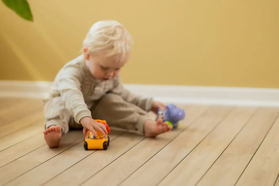 Baby legetøjsbil - løve med konfetti