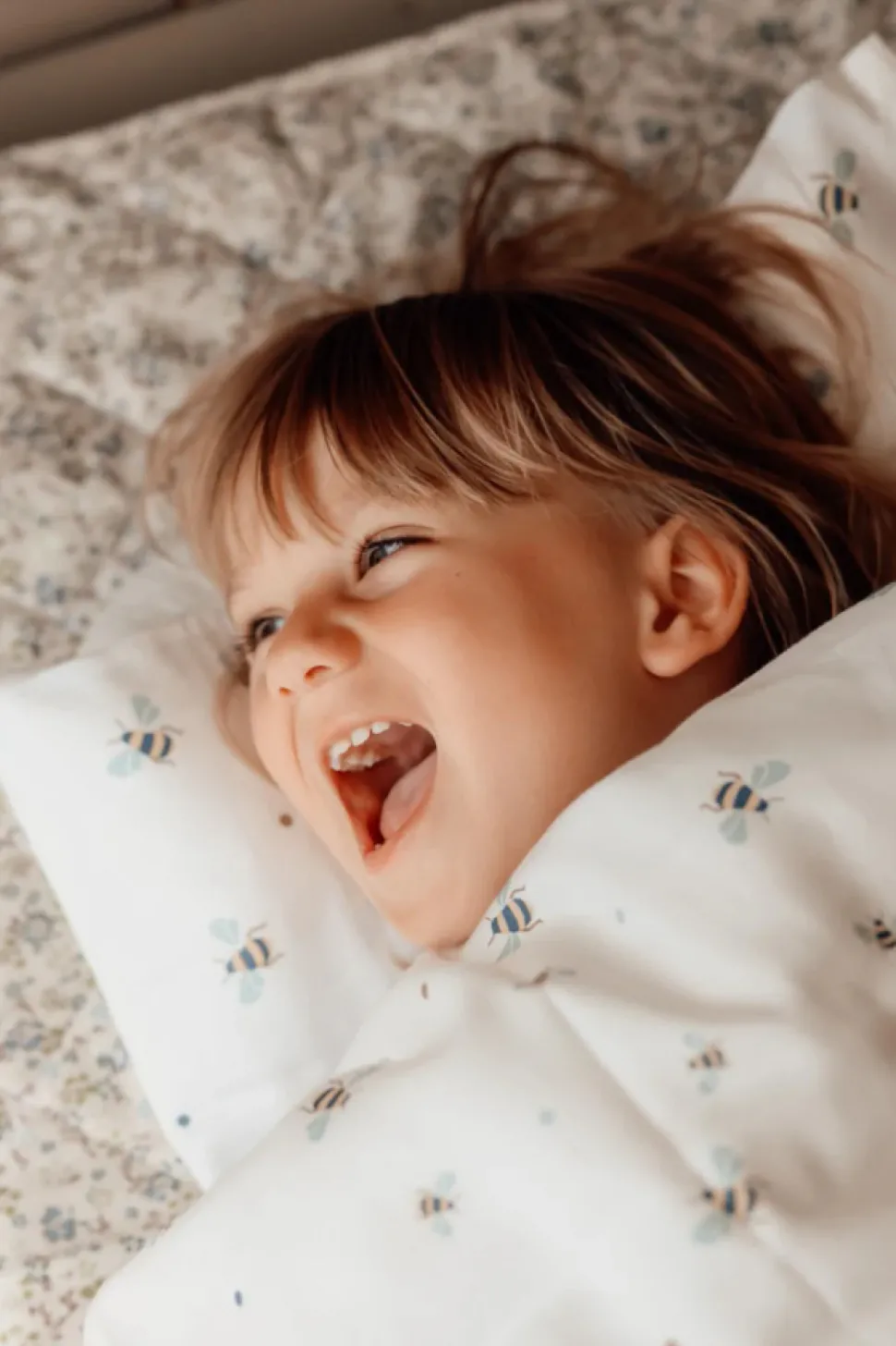 Baby sengetøj - Honey Bee Happy