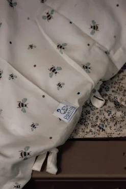 Baby sengetøj - Honey Bee Happy