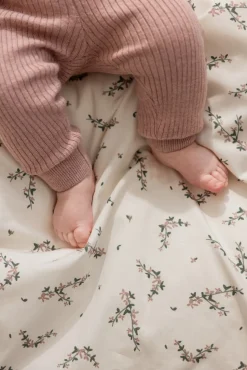 Baby sengetøj, powder blossom, beige 100x70