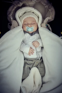 Barnevognsdragt- Teddy White