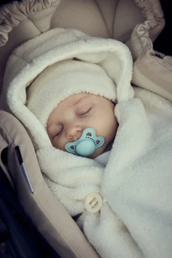 Barnevognsdragt- Teddy White