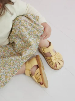 Begynder sandal med sløjfe og velcro lukning - 2706