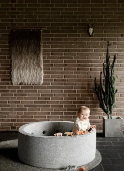 Børnesofa cirkel - lysegrå/mørkegrå knap