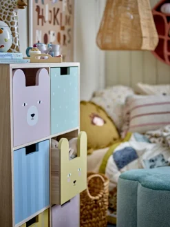 Calle Bogreol m/skuffer, Natur, Kejsertræ