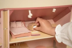 Dukkehus med tilbehør