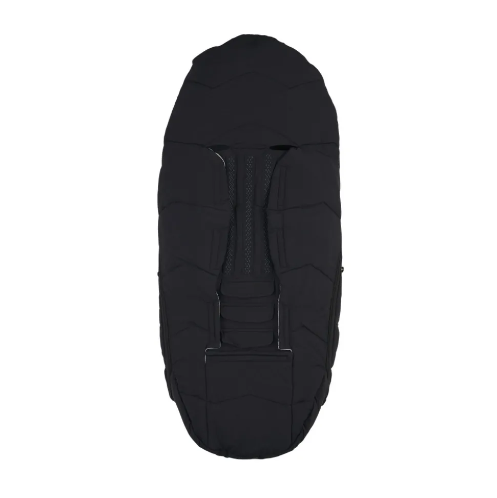 Explorer - black flying