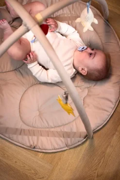 Fjord aktivitetstæppe inkl. 3 aktivitslegetøj