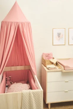 Karl starterpakke - seng, puslekommode, madras og lagen