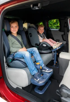 KneeGuardKids 4 - fodstøtte til bil