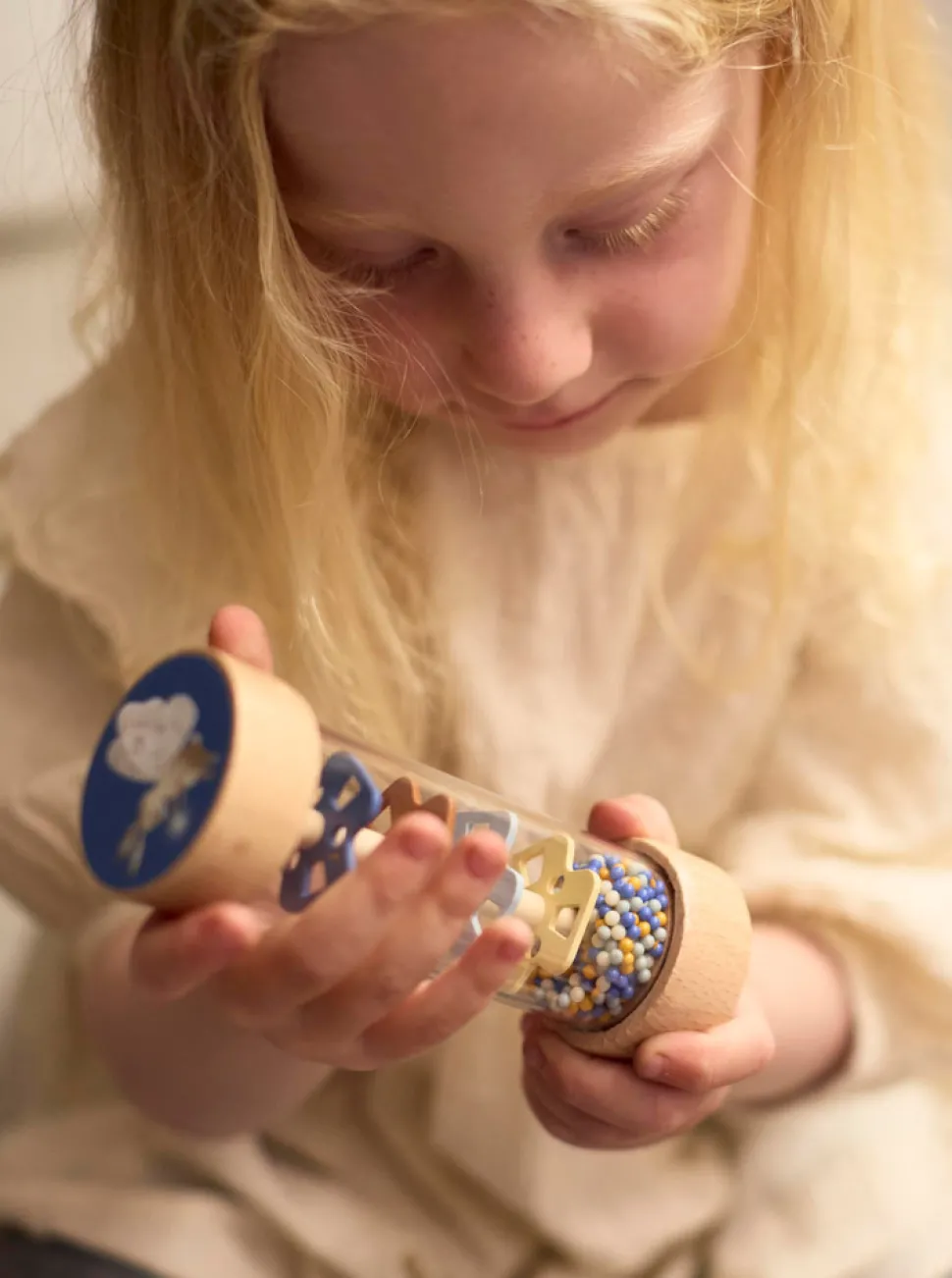 Legekuffert - Mit første sanselegetøj i træ