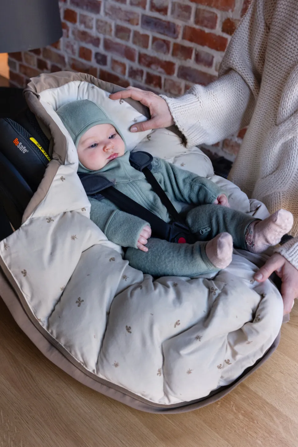 Move - Walnut Clover