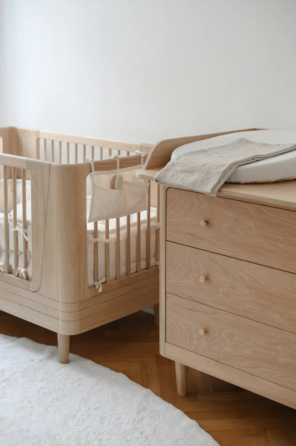 Nature kommode med pusletop