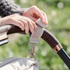 Quiltet barnevognstaske Sand