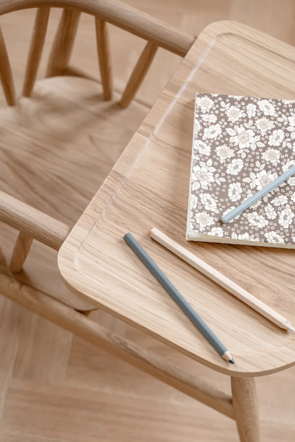 Smilla Børnestol med bord - eg