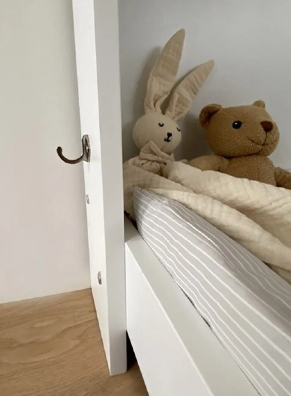 Sofie Væghængt Puslebord - hvid